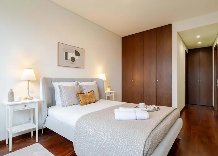 Modern & Spacious Flat With Garage By Hostwise Apartment Vila Nova de Gaia