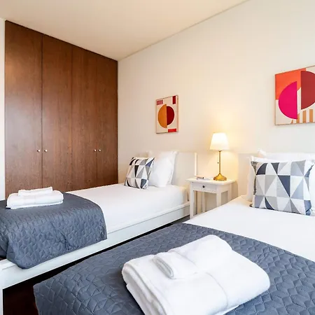 Apartament Modern & Spacious Flat With Garage By Hostwise *