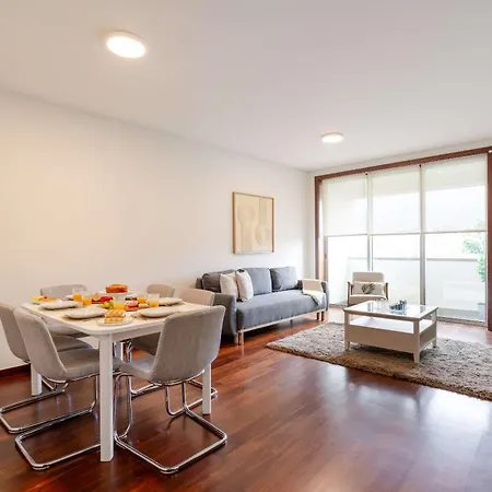 Lejlighed Modern & Spacious Flat With Garage By Hostwise