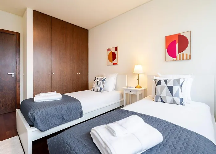 Apartament Modern & Spacious Flat With Garage By Hostwise *