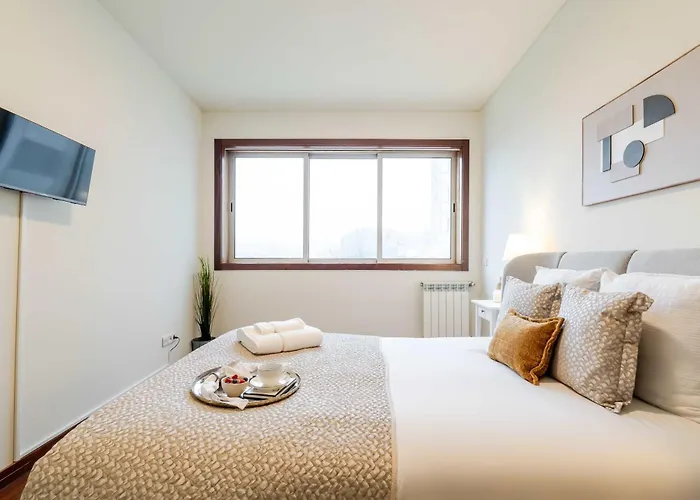 Modern & Spacious Flat With Garage By Hostwise Apartament Vila Nova de Gaia