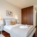 Modern & Spacious Flat With Garage By Hostwise Apartment Vila Nova de Gaia