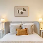 Apartment Modern & Spacious Flat With Garage By Hostwise