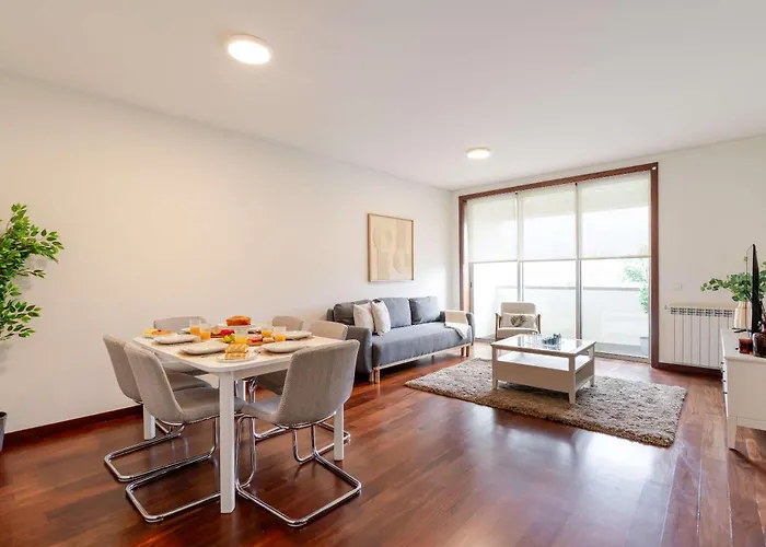 Apartamento Modern & Spacious Flat With Garage By Hostwise