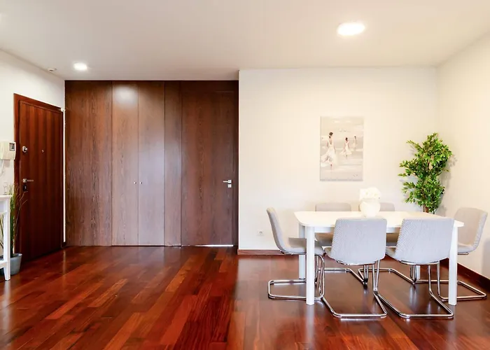 Apartamento Modern & Spacious Flat With Garage By Hostwise