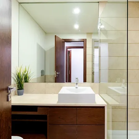 شقة Modern & Spacious Flat With Garage By Hostwise