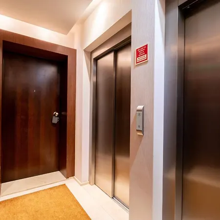 Lejlighed Modern & Spacious Flat With Garage By Hostwise