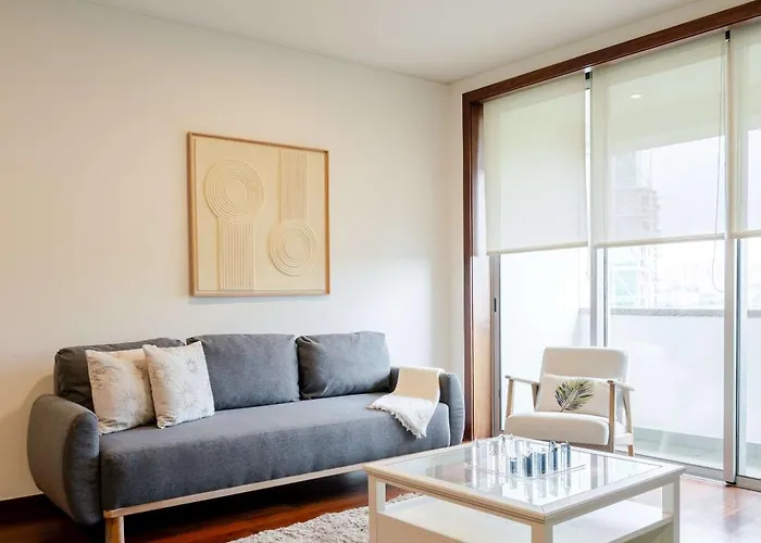 Modern & Spacious Flat With Garage By Hostwise * Vila Nova de Gaia